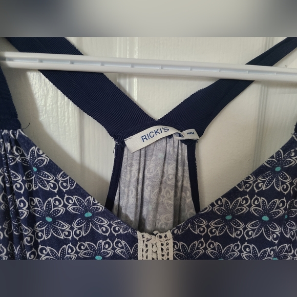 Ricki's Flowy Boho Tank size medium - Picture 3 of 4